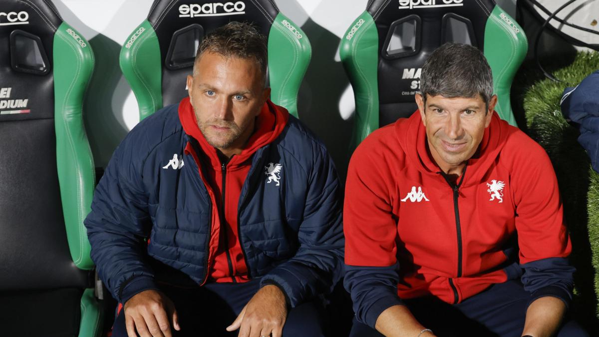 Il Genoa prende tempo: contro la Fiorentina con la coppia Murgita Criscito in panchina