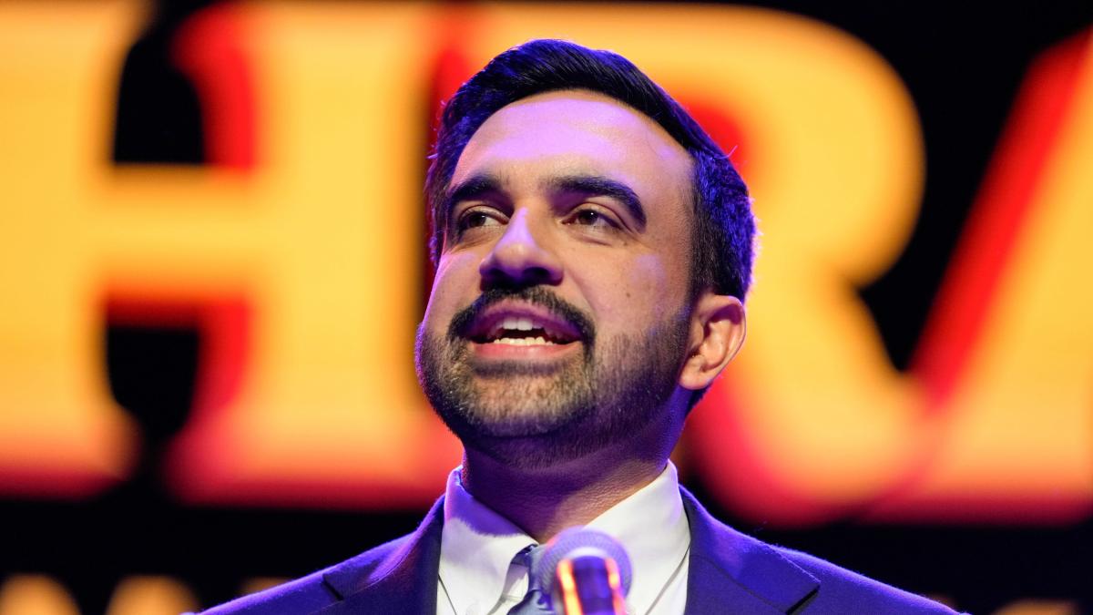 Zohran Mamdani è il nuovo sindaco di New York. E sfida Trump: "So che ci guardi, alza il volume"