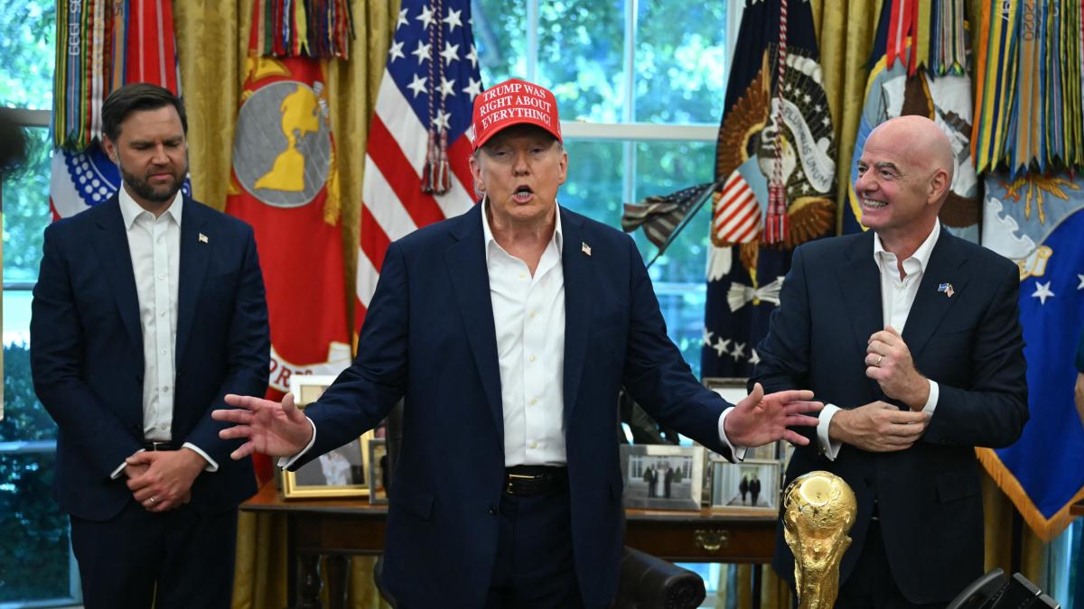 La Fifa istituisce il "Premio per la Pace". Trump il primo a riceverlo?