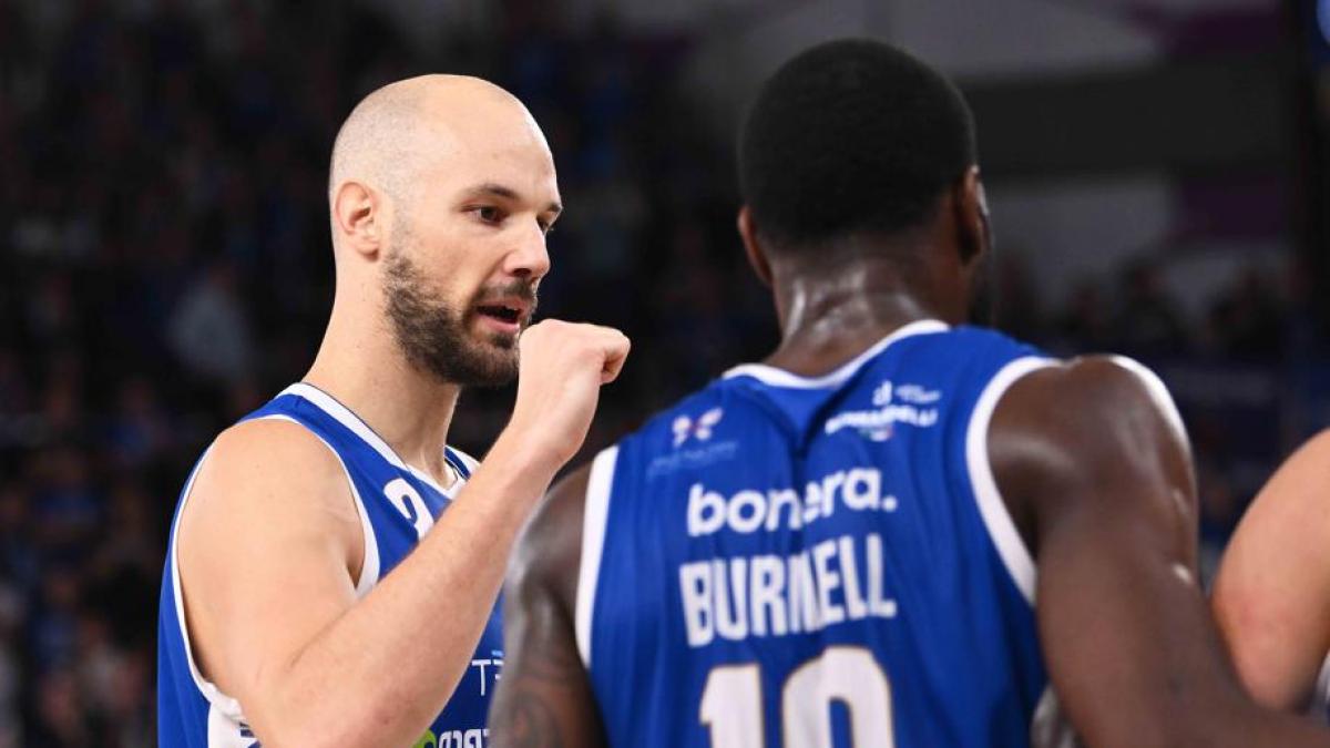 Un grande Bilan trascina Brescia: vittoria su Milano e primato