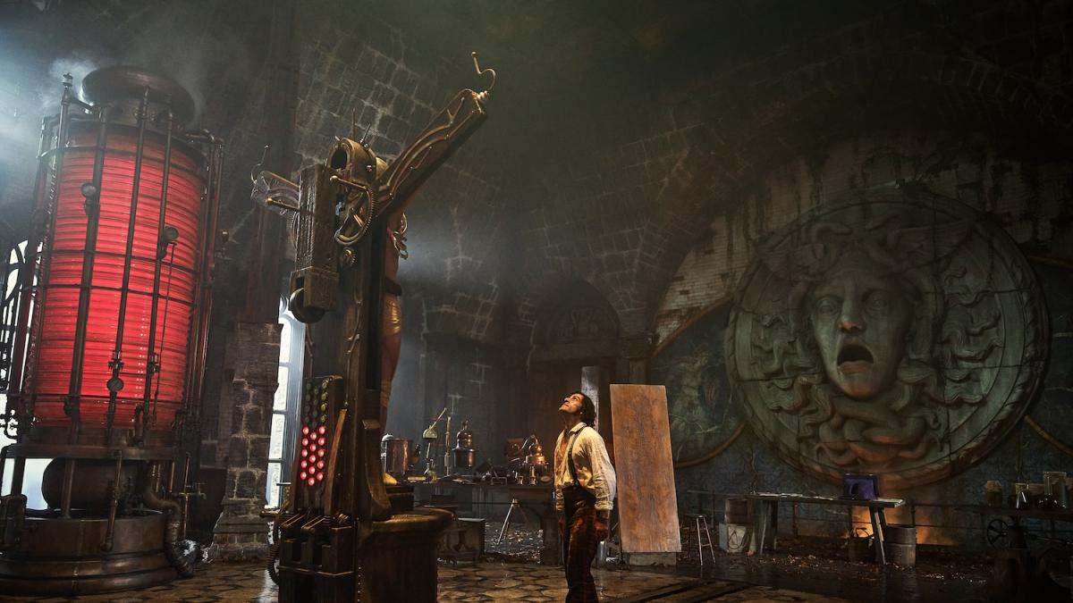 Frankenstein, su Netflix il film di Guillermo del Toro con Jacob Elordi