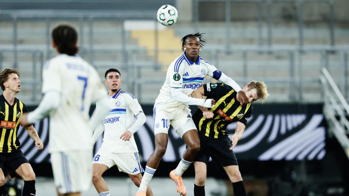Prima vittoria in casa del Crystal Palace, Jovic salva l'Aek. La Dinamo Kiev dilaga