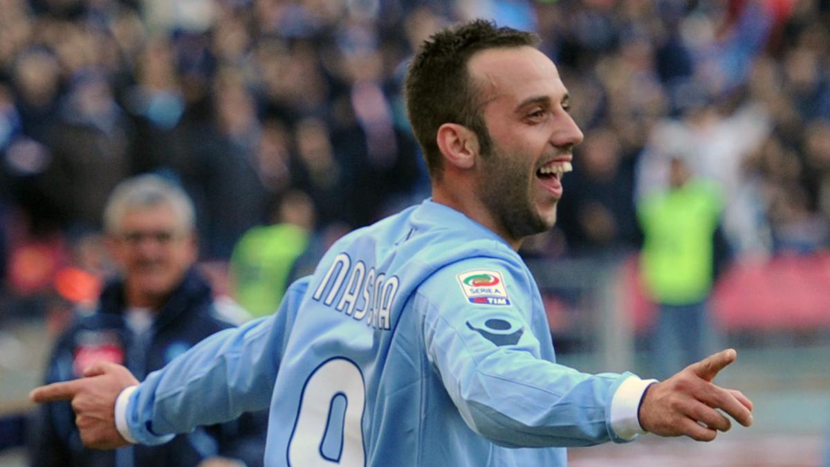 Romanzo Mascara: "Io dalle spiagge alla Nazionale. Gheddafi non si allenava, che nottate con Lavezzi"