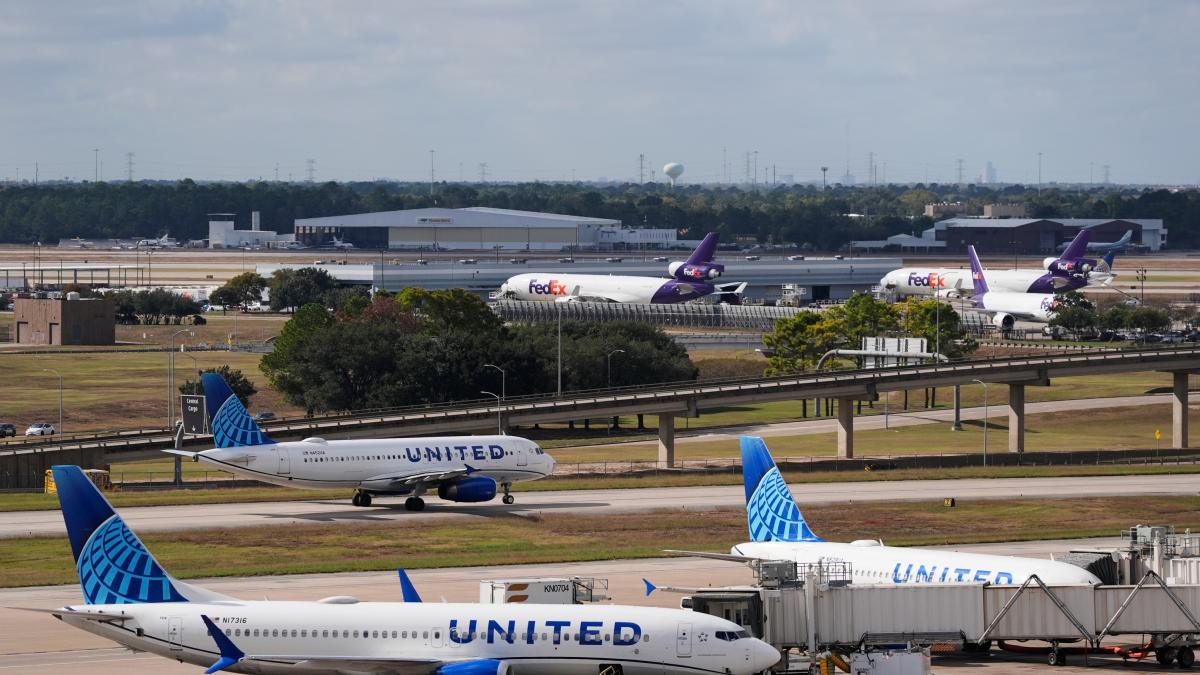 Shutdown, negli Usa oltre 1.700 voli cancellati in 24 ore