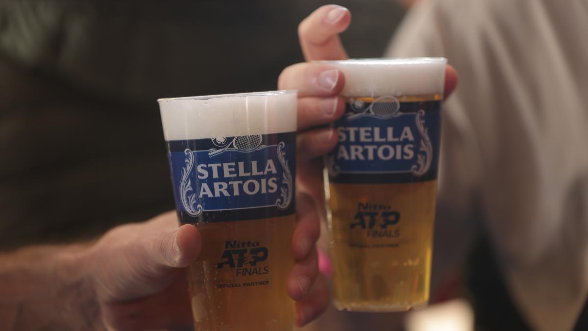 Stella Artois e il "Perfect Serve" alla Sinner: sarà la birra ufficiale delle Finals fino al 2028