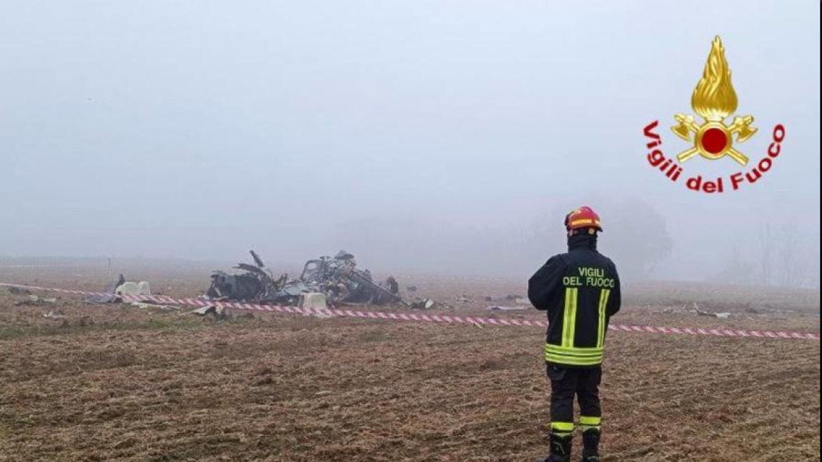 Elicottero precipita nelle campagne tra Mantova e Cremona: morto il pilota