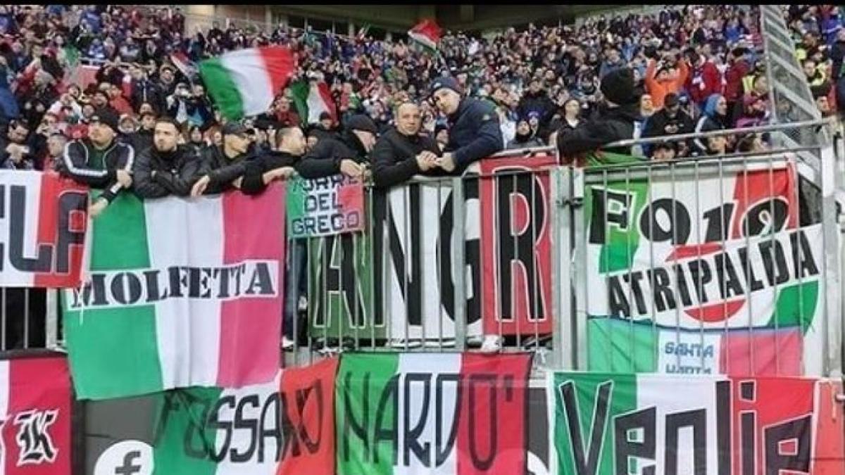 "Andate a lavorare", "Veniamo a Coverciano": chi sono gli Ultras Italia che contestano la Nazionale