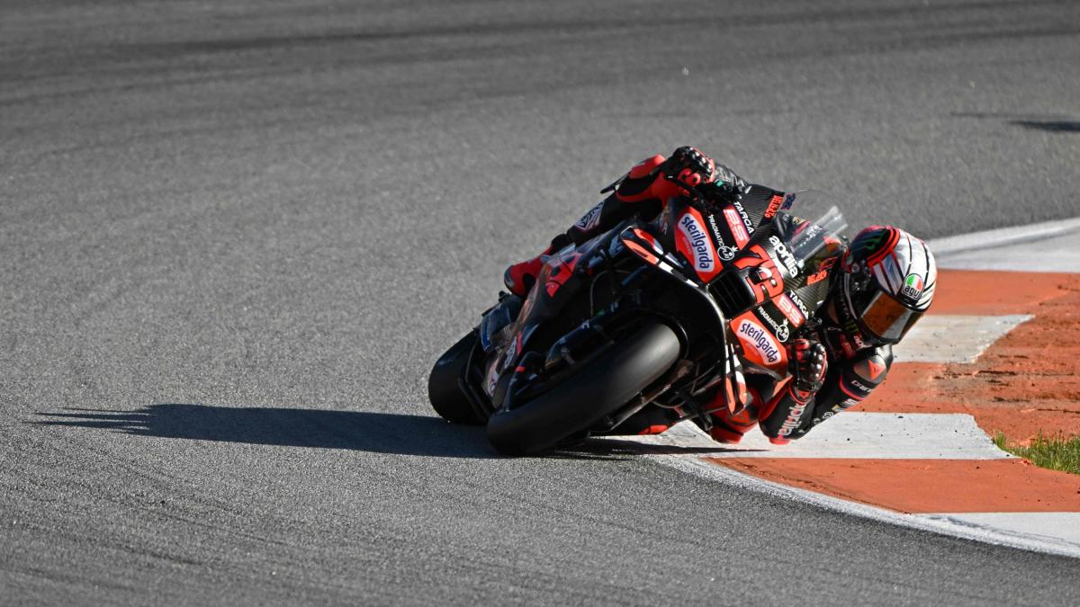 MotoGP Valencia: Bezzecchi, pole con record. Di Giannantonio 3°. Disastro Bagnaia, 16°