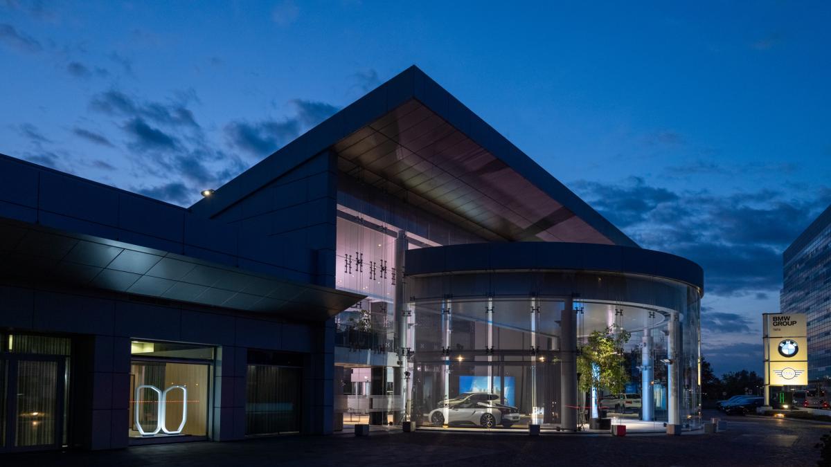 House of Bmw: passato e futuro del brand nella storica sede di San Donato Milanese