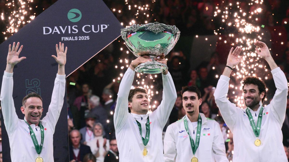 Davismania: il Tg1 delle ore 20 slitta di 38 minuti per trasmettere la festa azzurra