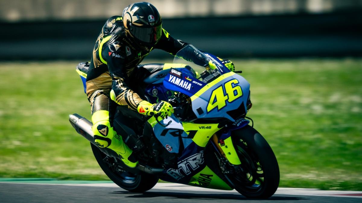 il mito di valentino rossi per una buona causa il kit dainese soleluna n176 1 all8217asta