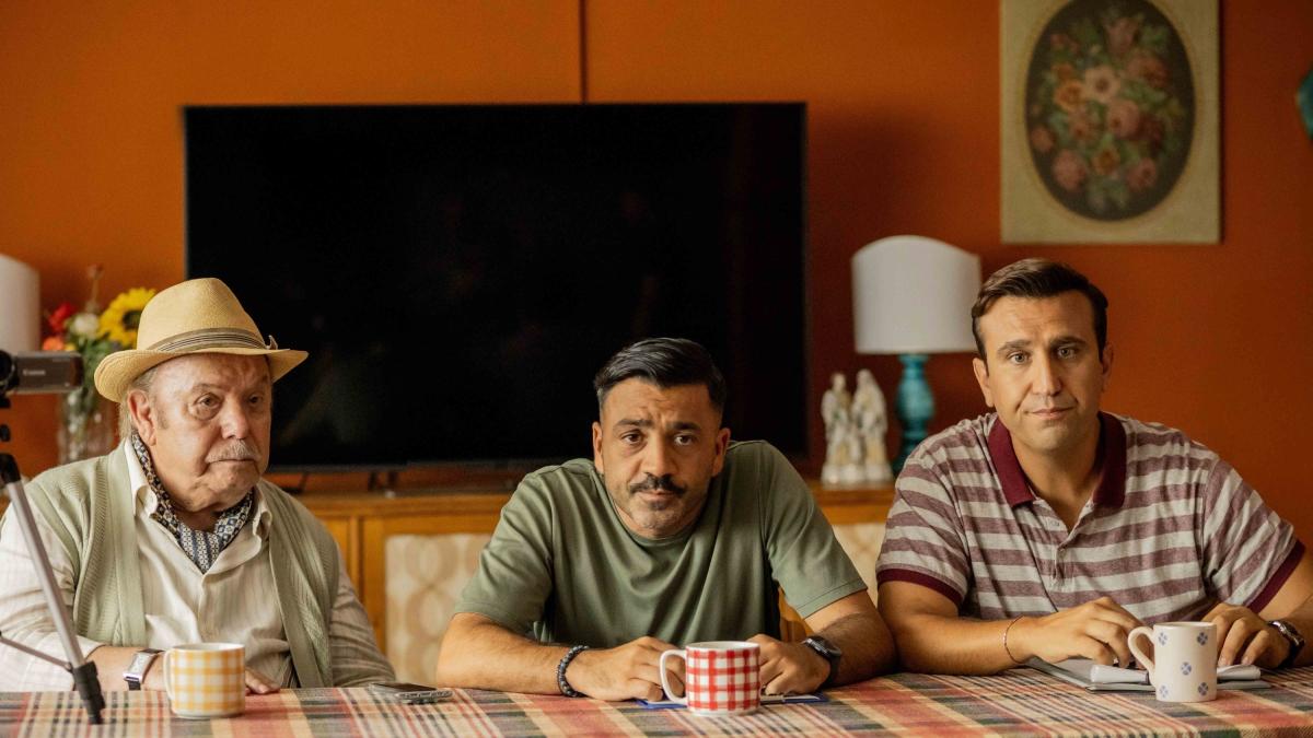 oi vita mia nelle sale il film scritto e diretto da pio e amedeo