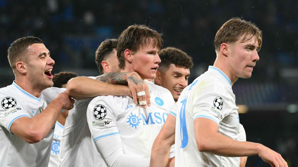 Il Qarabag dura un tempo, con un gol e mezzo di McTominay il Napoli torna in corsa per i playoff