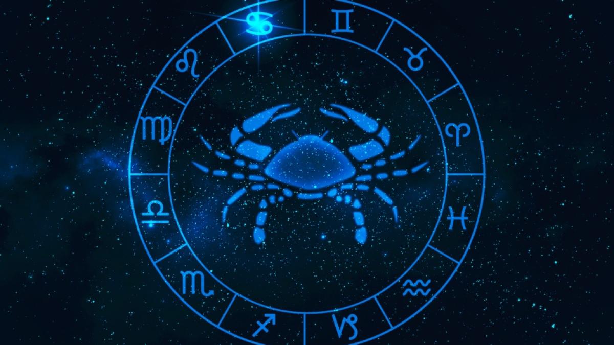 Oroscopo 2026 Cancro: come andranno amore, lavoro e amicizia? I consigli per il nuovo anno