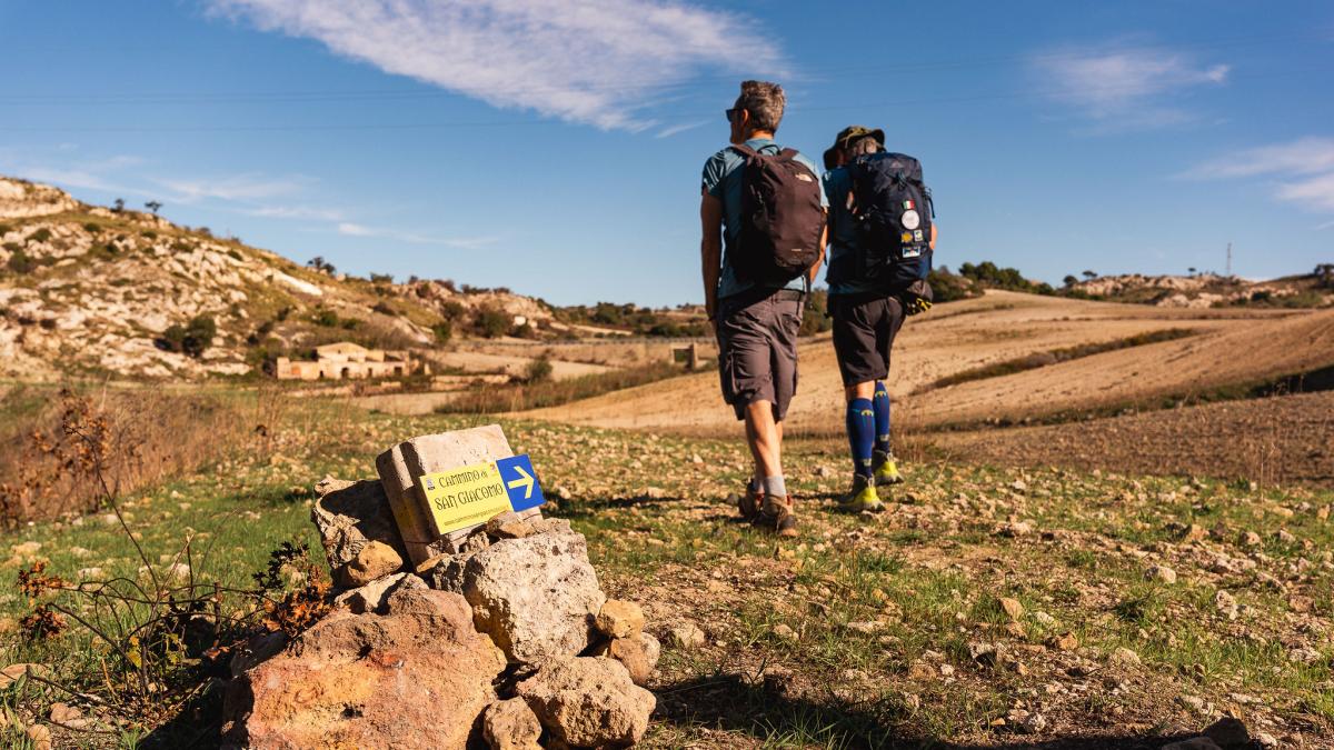 Sicilia, alla scoperta del Cammino di San Giacomo dove riecheggia forte lo Scrusciu d