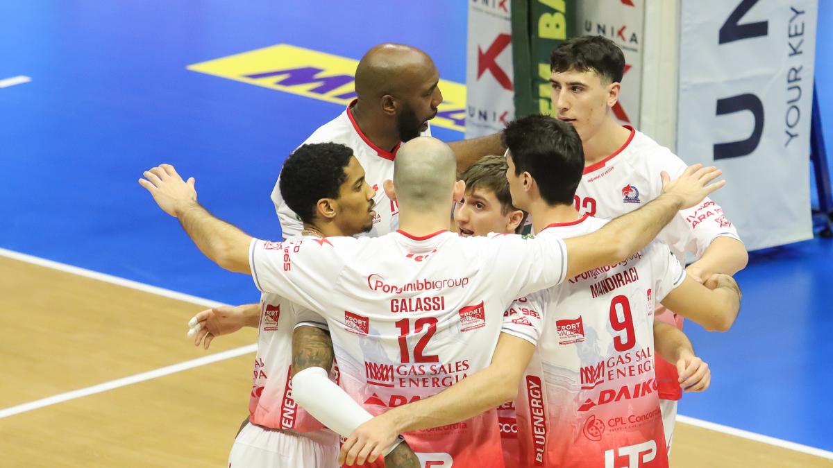 piacenza non si ferma pi249 3 0 a monza con un mandiraci dominante