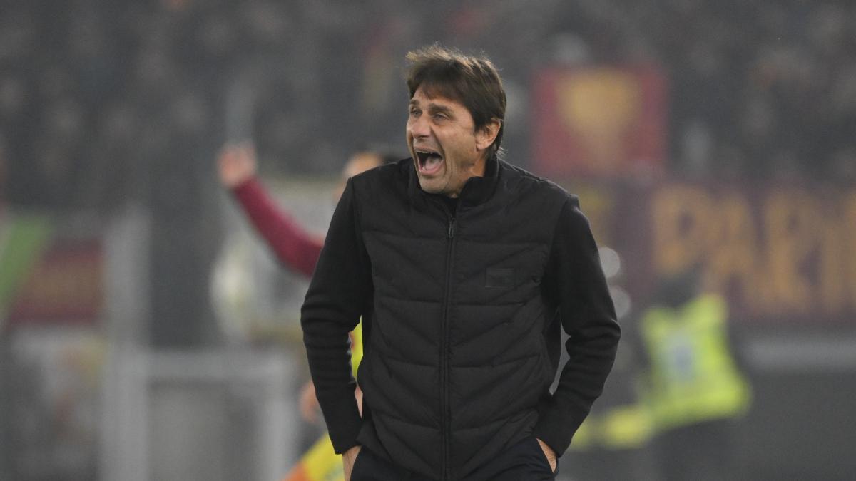 Conte: "Momento da elmetto, è un messaggio per noi". E De Laurentiis: "Guidati da un condottiero"