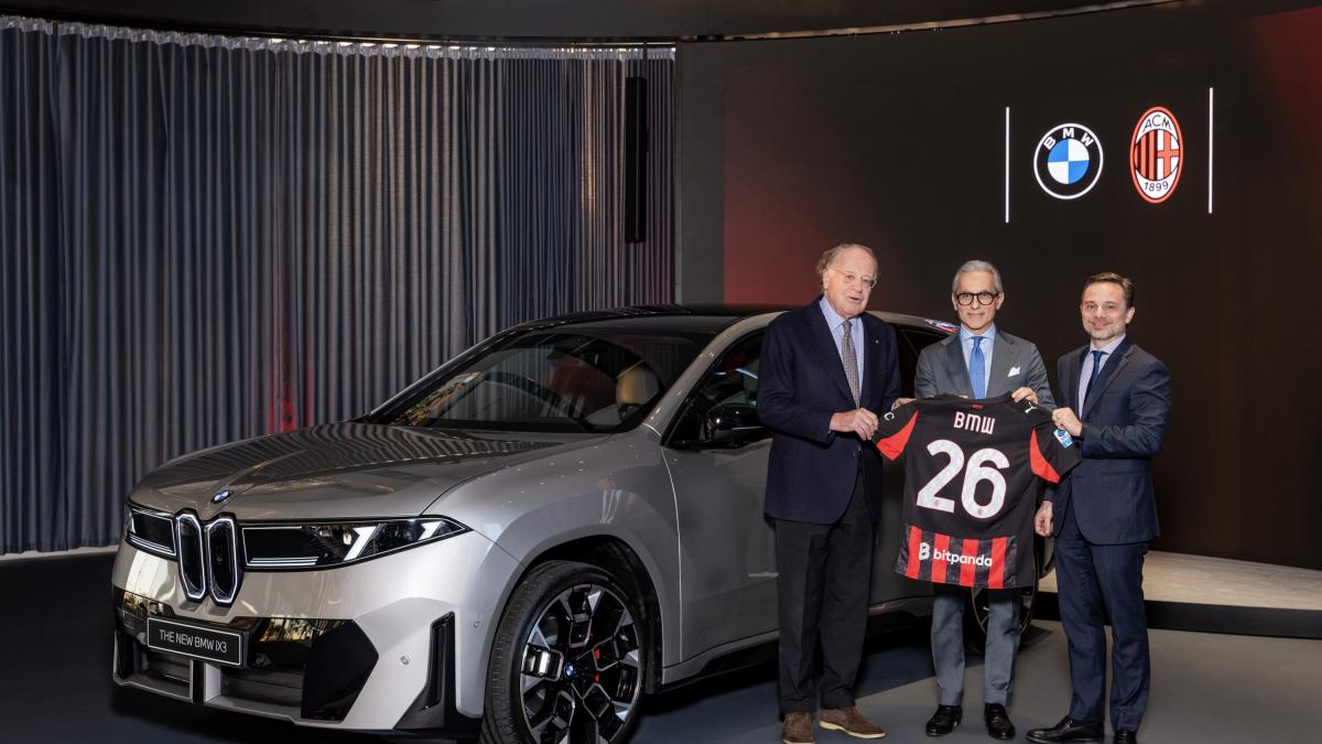 Milan in campo con le nuove Bmw: le scelte di calciatori e staff tecnico