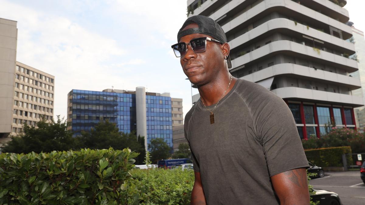 guida in stato di ebbrezza per balotelli reato estinto ma mario continua il volontariato coi bambini