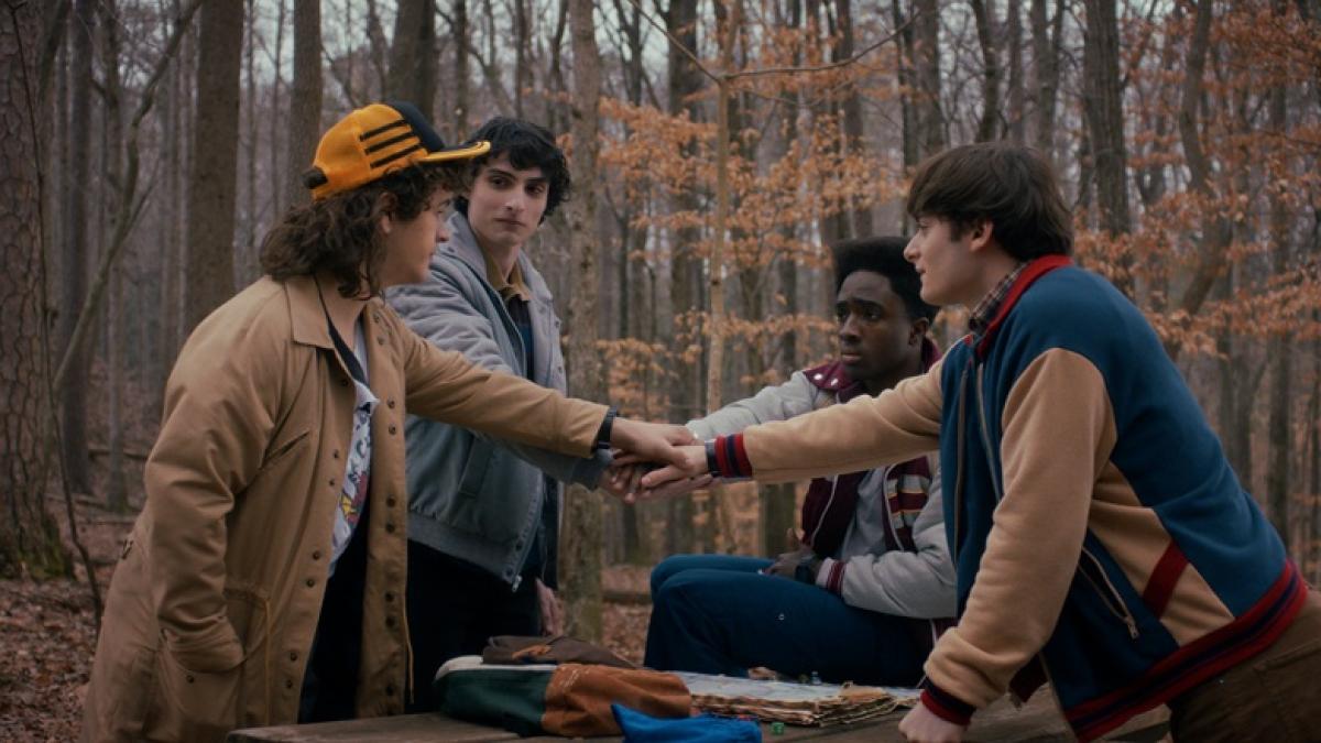 Il fenomeno Stranger Things travolge Netflix, numeri da record all