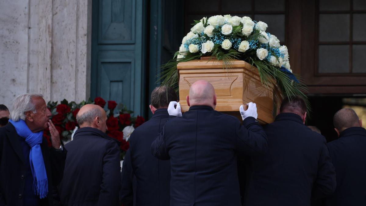 Il celebrante ai funerali di Pietrangeli: "Incontrerà Gesù e magari troverà difetti anche a lui..."