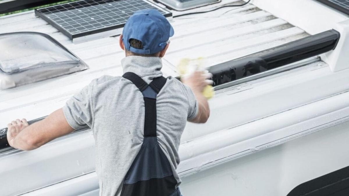 Camper, sette buone regole per il rimessaggio