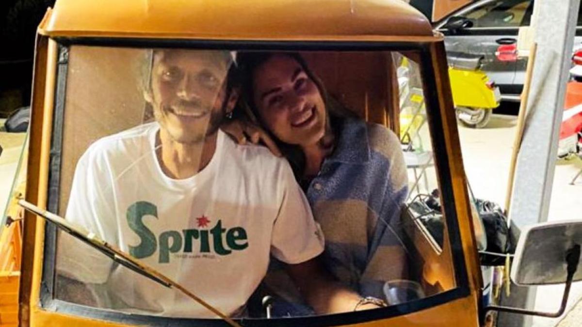 Quando la MotoGP corre... in Apecar: da Rossi a Bezzecchi e Marquez, sfide da campioni su tre ruote