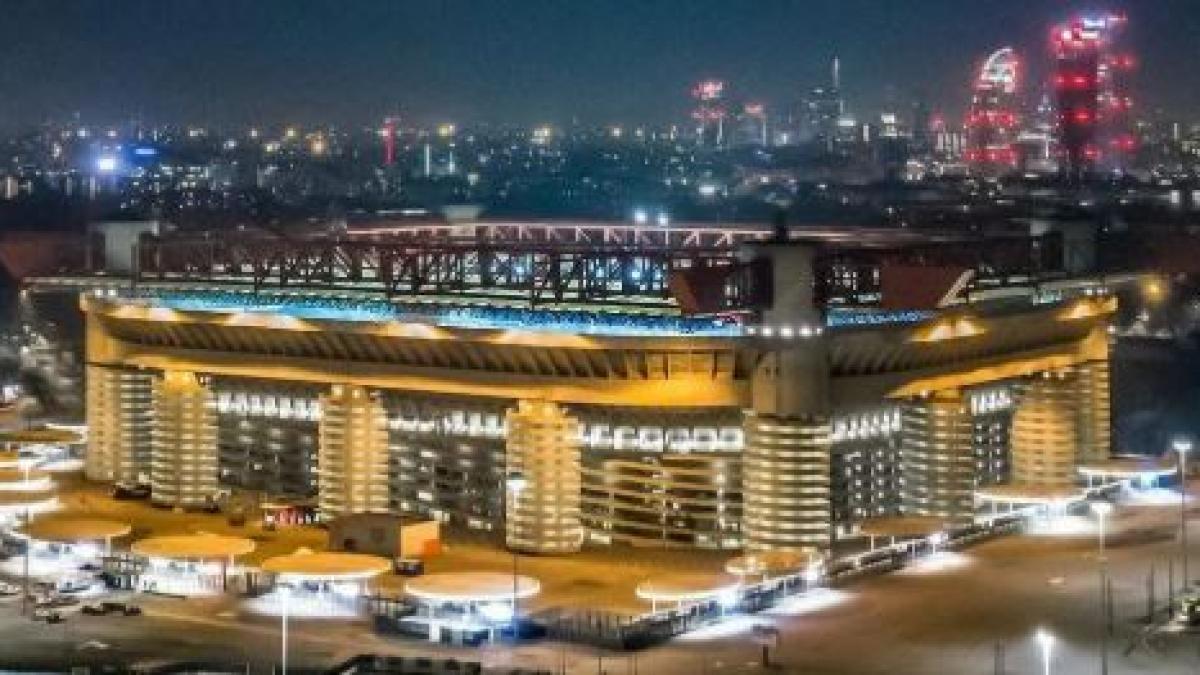 Luci di Natale a San Siro: il tour notturno nello stadio della leggenda