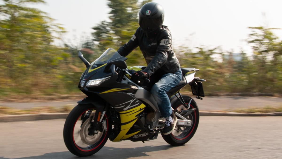 Aprilia RS 125: la prova della piccola sportiva tra città, curve e cordoli