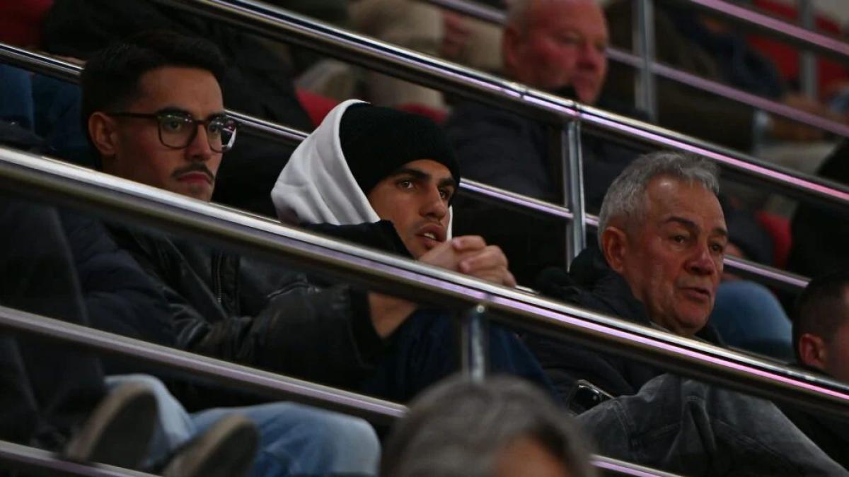 Alcaraz "ultrà": sfida il freddo per vedere il suo Murcia allo stadio