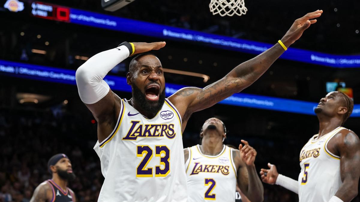Lakers, che storia: rimontati di 20 punti, poi ci pensa LeBron. Curry-record ma ai Warriors non basta