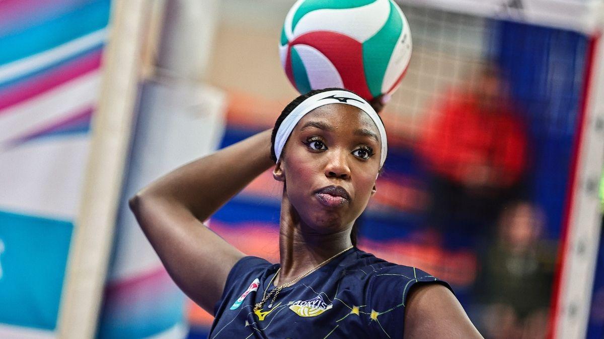 Lo sfogo dell'azzurra Malual: "Offese razziste dai miei tifosi a me e alla famiglia. Non taccio più"