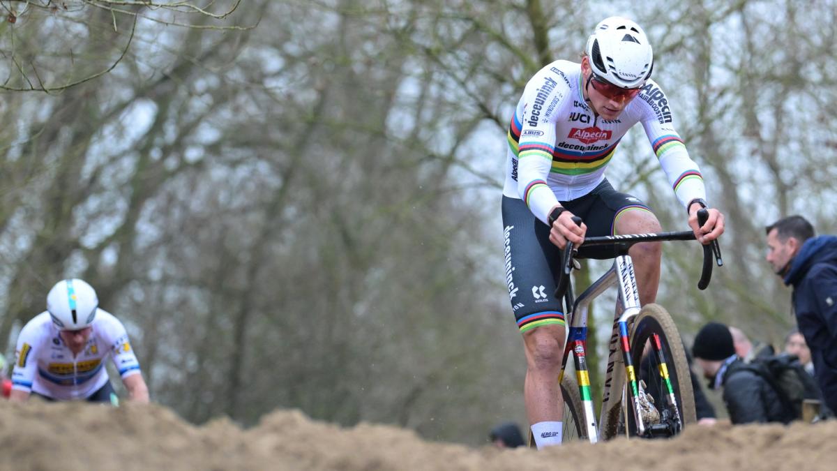 Anche a Koksijde la legge di Van der Poel: 3 su 3 per il fenomeno olandese