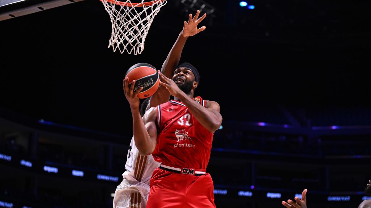 Dubai vola in attacco con Bacon e Wright, Milano cede nel quarto periodo