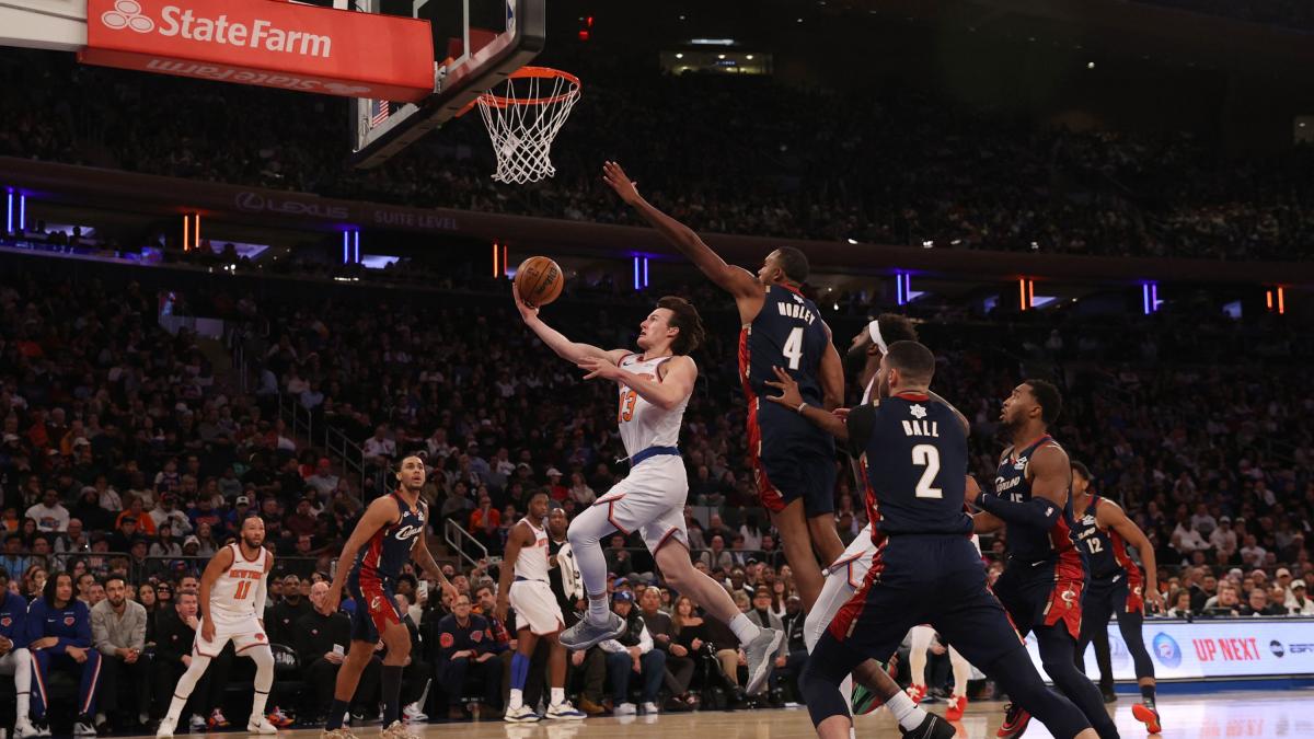 Kolek fa impazzire il Garden, poi Brunson affosa i Cavs: Knicks, vittoria in rimonta da -17