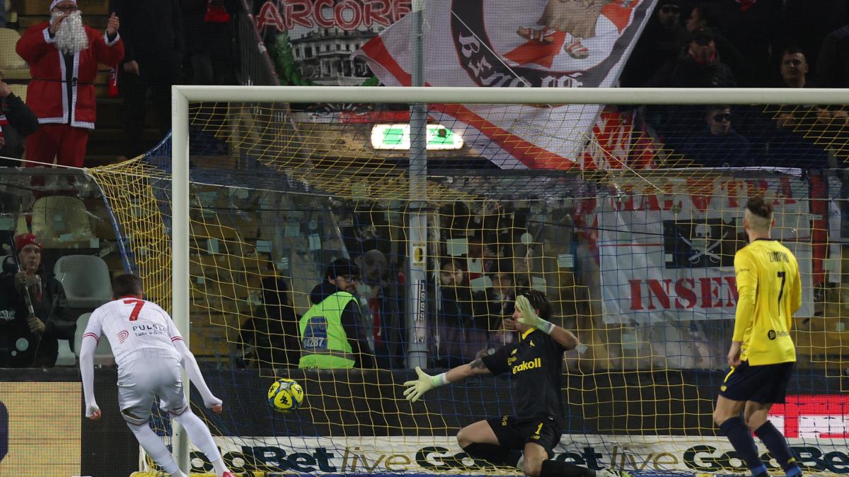 Monza, che colpo! Azzi-Ravanelli gol, rimonta a Modena e aggancio al Frosinone in vetta