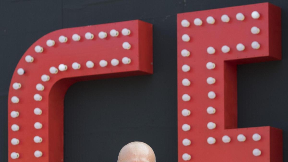 Alfonso Signorini indagato per estorsione e violenza sessuale dopo la denuncia di Medugno