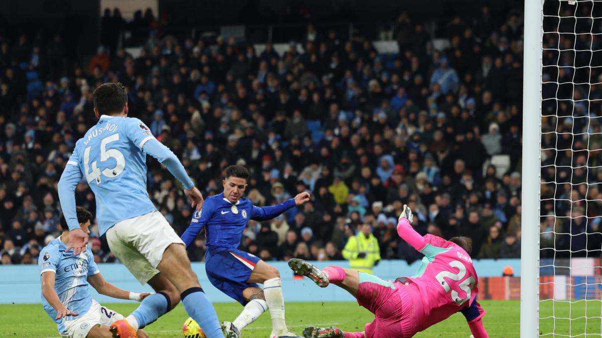 City beffato al 94’ dal Chelsea: l’Arsenal ringrazia e scappa via. Nuovo stop per il Liverpool