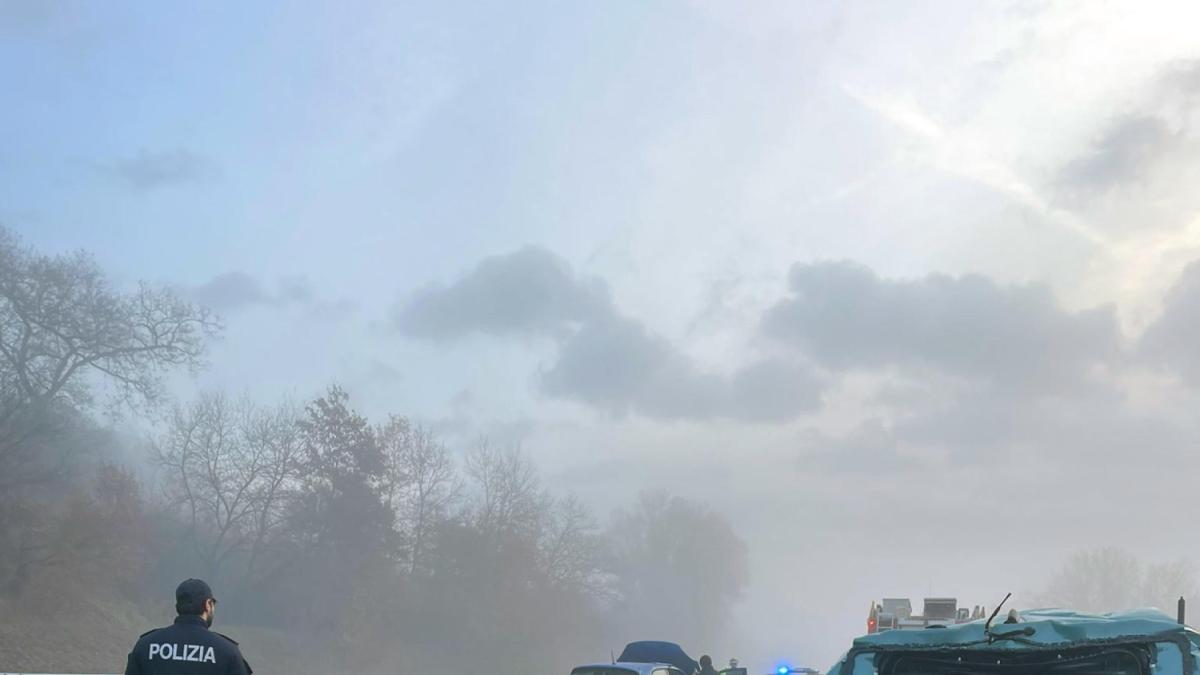 Autostrada A14 chiusa, assalto a un furgone portavalori