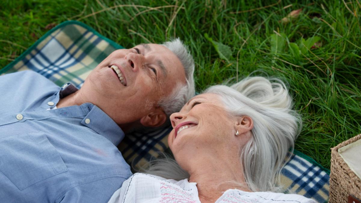 Longevità senza miracoli: cosa consiglia la scienza per invecchiare davvero bene