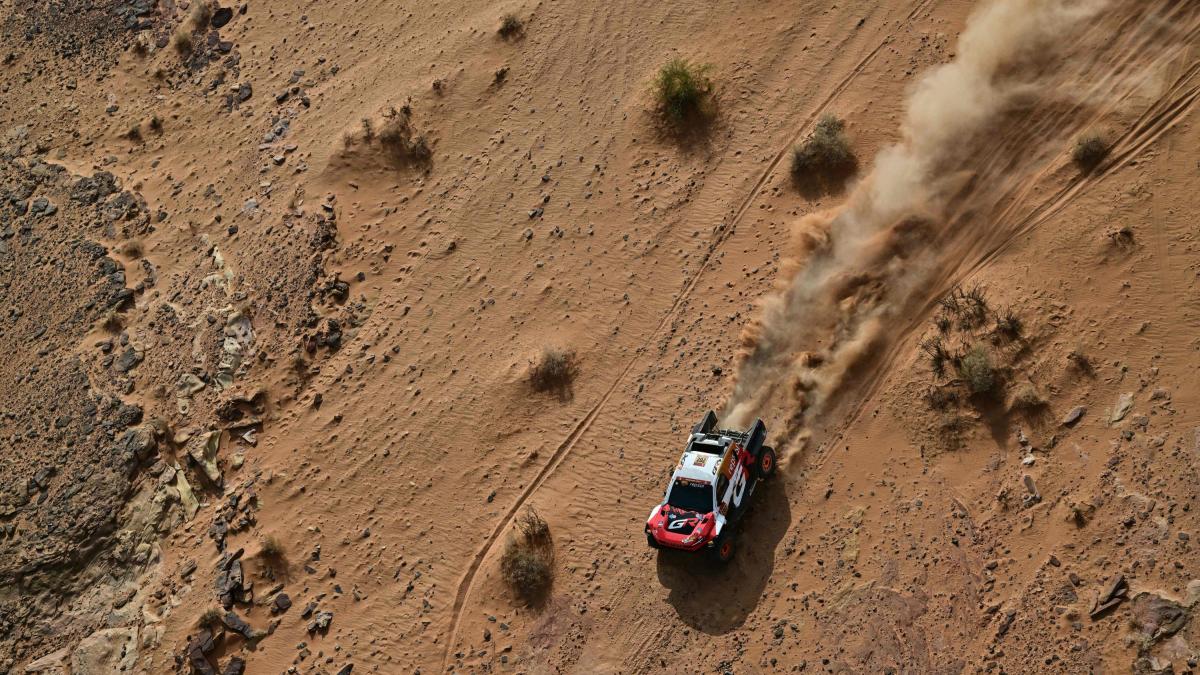 Dakar, Lategan, che rimonta: domina la 4ª tappa e vola in testa. Moto: comanda lo spagnolo Schareina