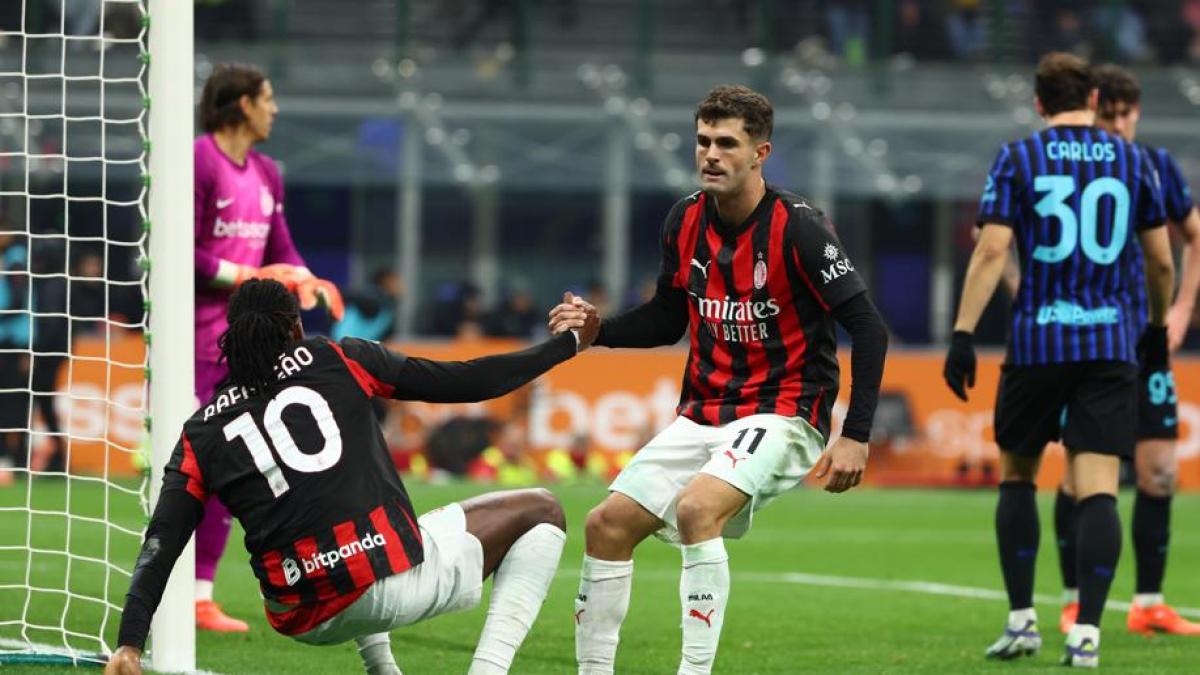 Milan, Allegri con i titolari: Leao-Pulisic davanti. Loftus va in panchina