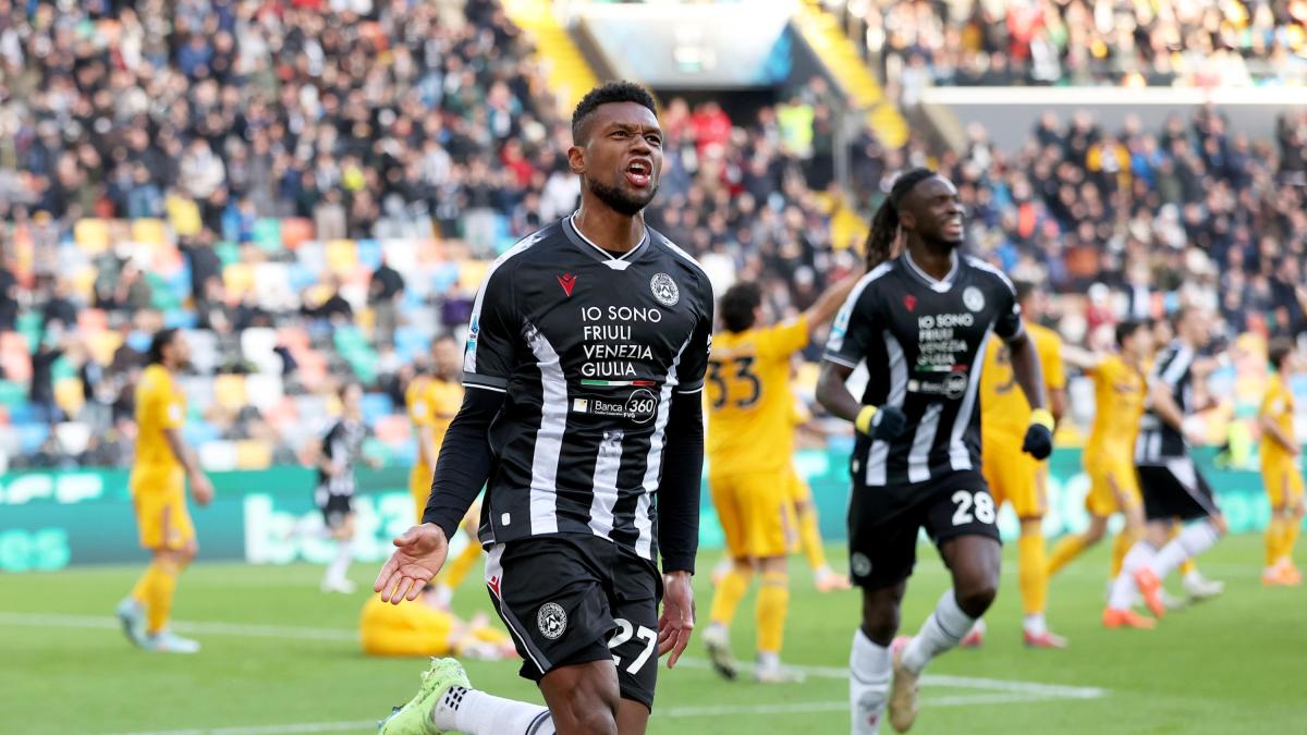 Udinese, sorriso Kabasele: "Abbiamo cambiato rotta, qui sono felice e voglio restare"