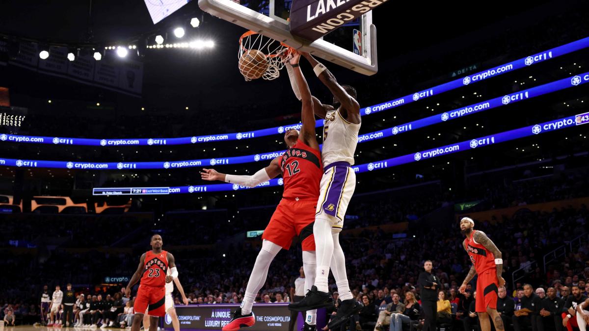 I Lakers riscoprono Ayton: Toronto ko. Avdija Clingan, coppia d