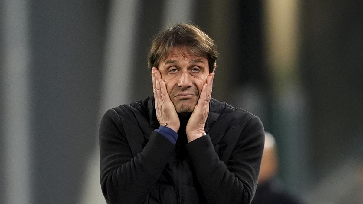Napoli, Conte: "Col Chelsea ci giochiamo tutto. Settanta milioni per un 16enne? In Italia non si può"
