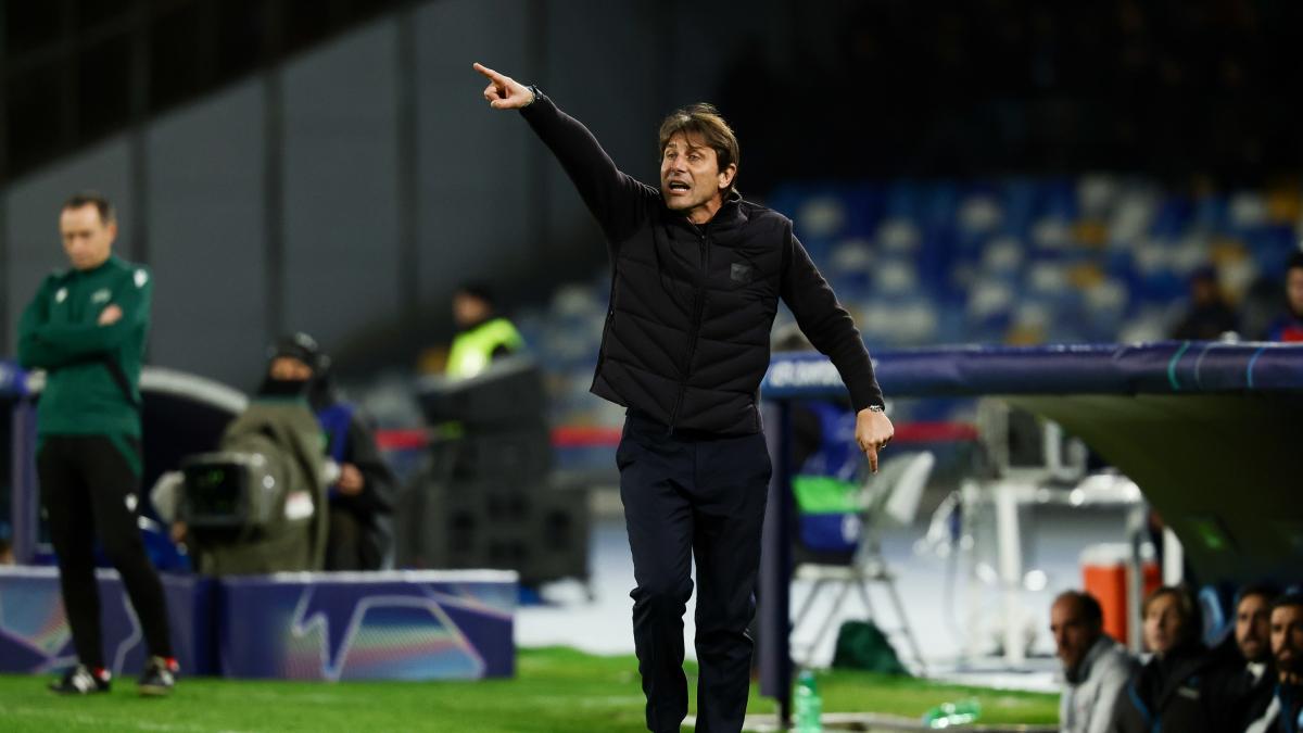 Conte, orgoglio e rabbia: "Napoli alla pari col Chelsea, ma i calendari ci uccidono"