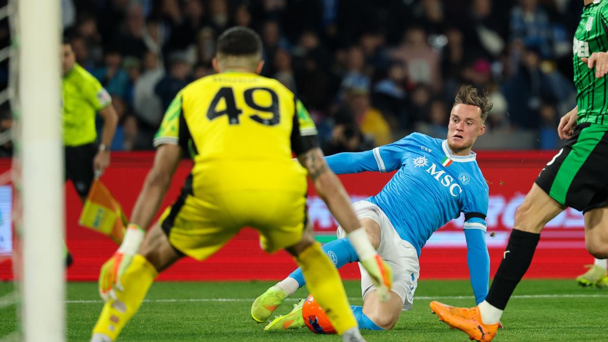 Napoli fuori dalla Champions: 100 milioni bruciati sul mercato. E che flop Beukema