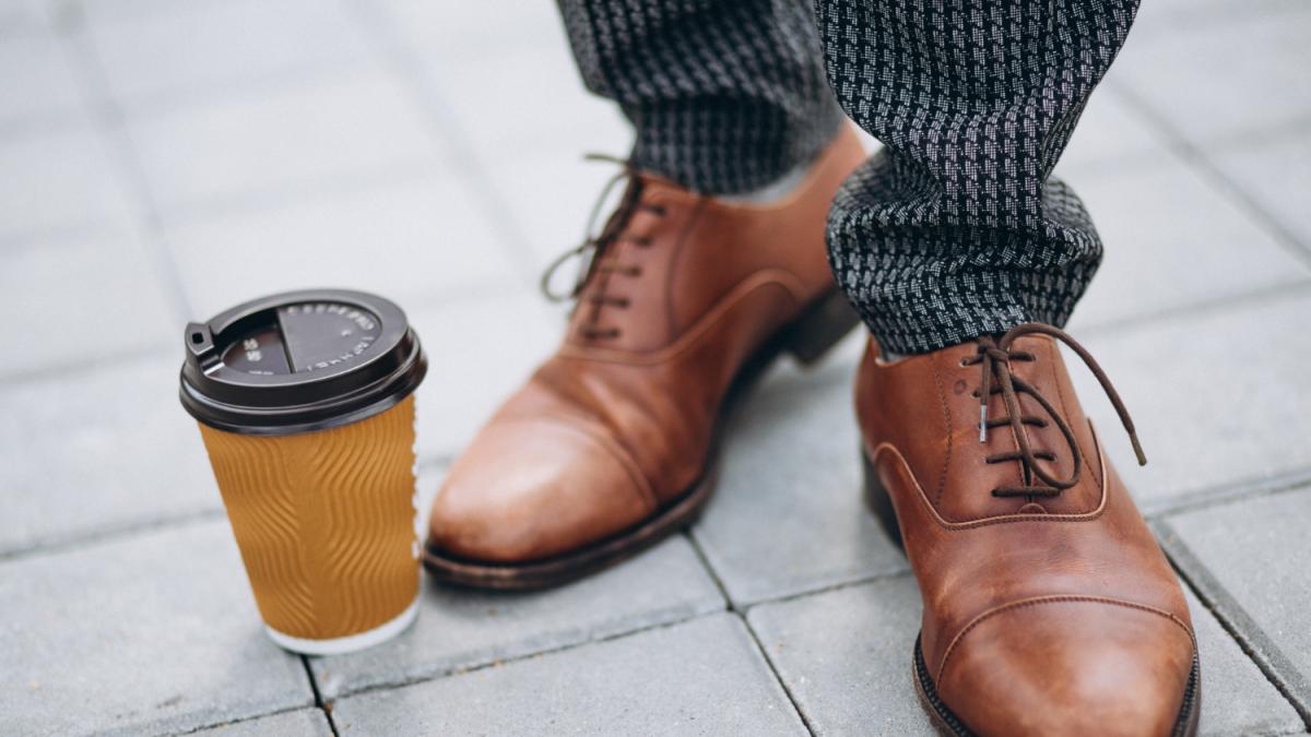 le scarpe possono influenzare il cervello la risposta della scienza