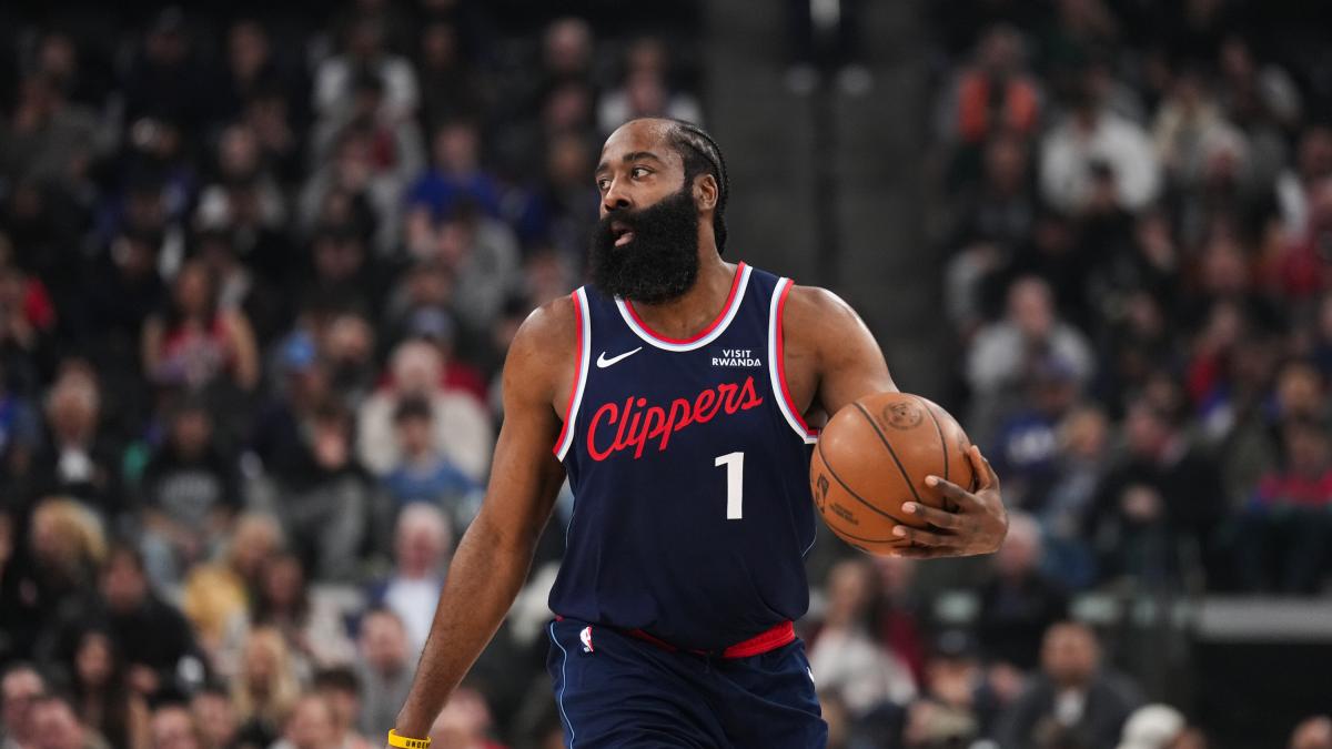 Dopo l'ammutinamento, Harden va a Cleveland: ai Clippers Garland e una seconda scelta