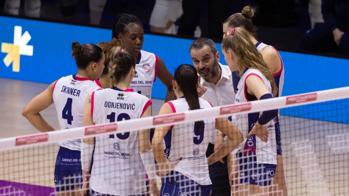 Champions donne: Conegliano vince e chiude 1ª. Milano spreca, è seconda. Beffa Scandicci: ko, sfiderà Novara